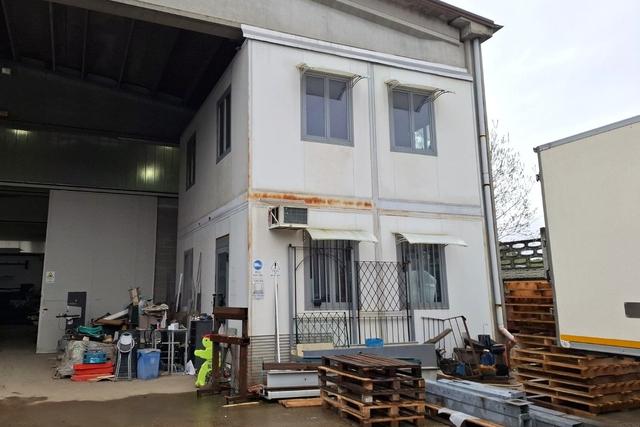 #2638459 Capannone artigianale con cabina e terreno in vendita - foto 4