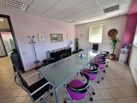Uffici entro 500 mq in vendita