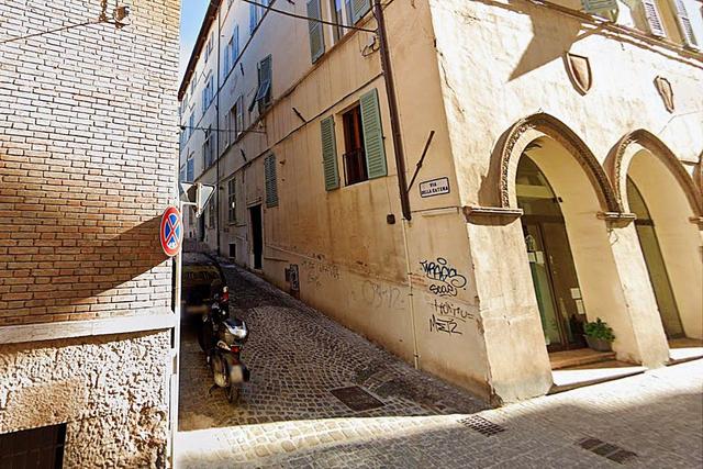 Studi privati in vendita