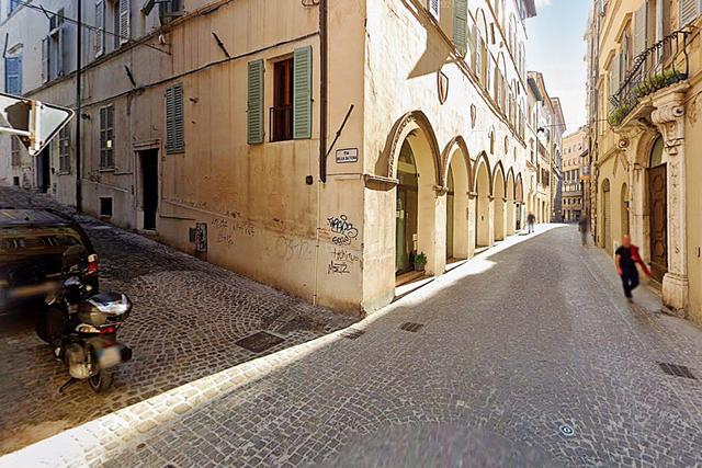 Studi privati in vendita
