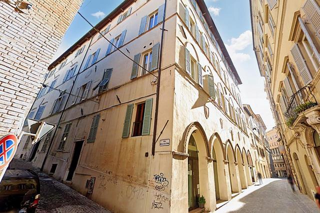 Studi privati in vendita