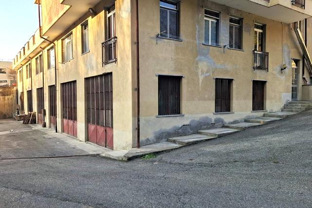 Magazzini in vendita