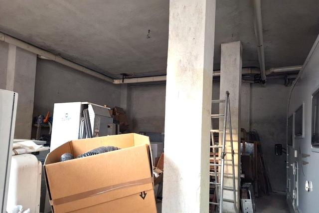 Magazzini in vendita