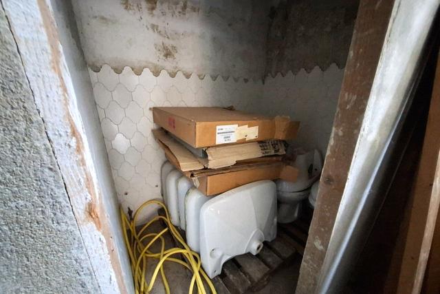 Magazzini in vendita