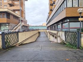 Magazzini in vendita