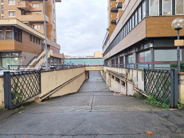 Magazzini in vendita