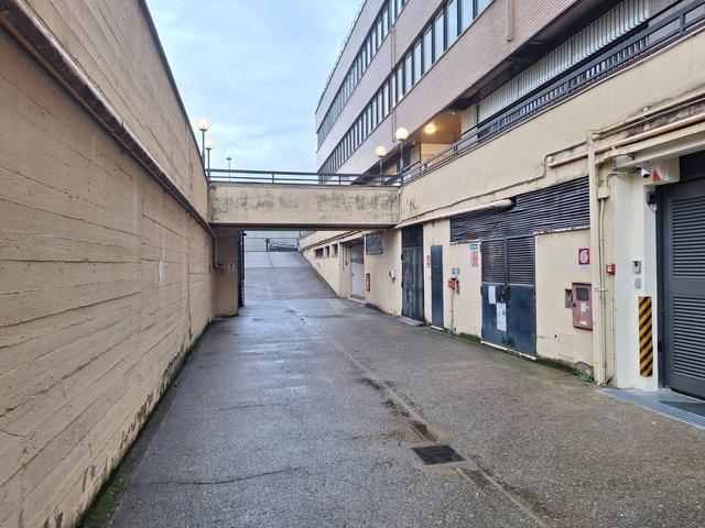 Magazzini in vendita