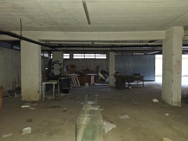 Magazzini in vendita