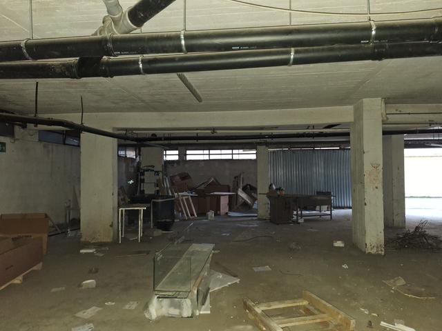 Magazzini in vendita