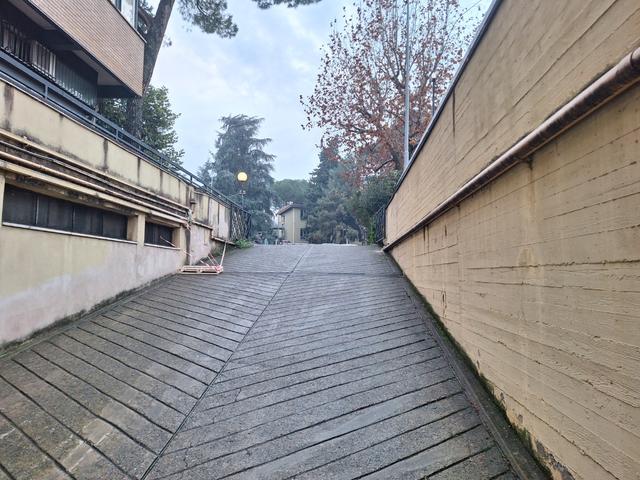 Magazzini in vendita