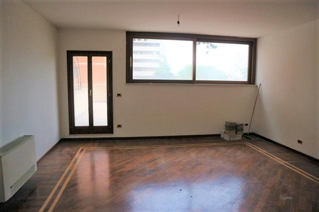 #14855 Ampio ufficio con lastrici e quattro garage in vendita - foto 21