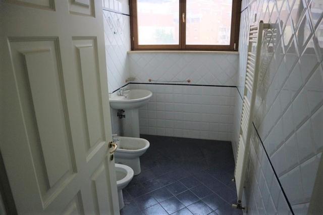 #14855 Ampio ufficio con lastrici e quattro garage in vendita - foto 13