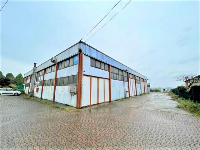 #16204 Capannoni con area di pertinenza in vendita - foto 1