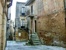 Palazzi in vendita