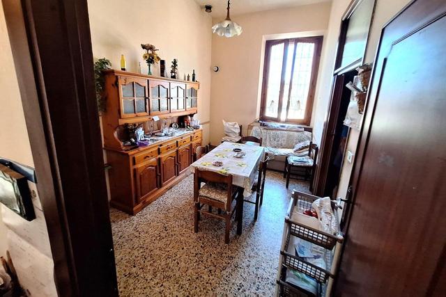 #24060 Opificio artigianale con mobili e appartamenti in vendita - foto 18