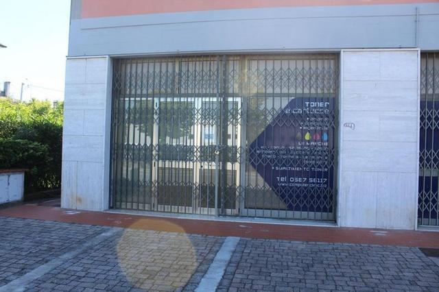 Negozi in vendita
