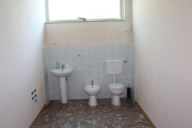 #24437 Negozio con parcheggio in vendita - foto 17