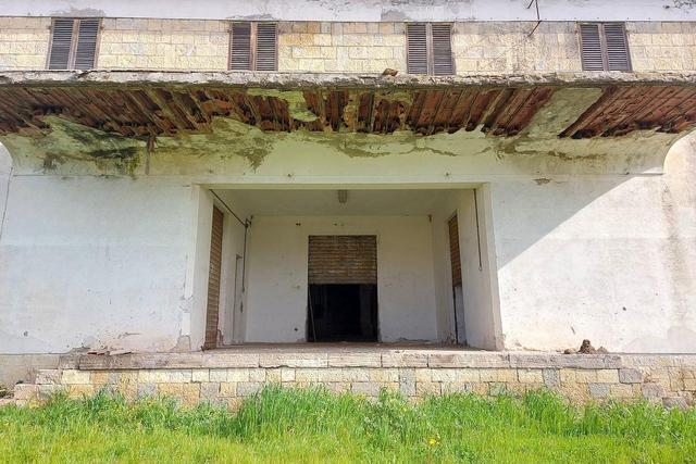 #21461 Complesso artigianale con cortile e pertinenze in vendita - foto 2