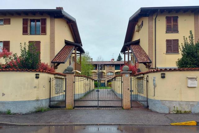 Garage in vendita