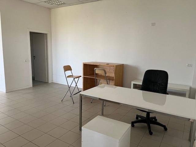 #2537516 Uffici in zona Bellocchi in vendita - foto 13