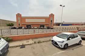 Esercizi commerciali in vendita