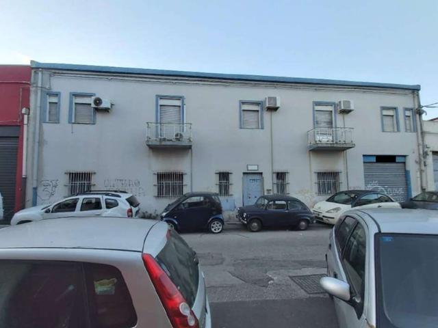 #2638209 Capannone con uffici in vendita - foto 2