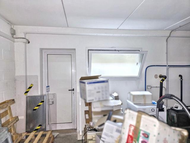 #2536544 Ambulatorio medico con magazzino, posti auto e arredi in vendita - foto 18