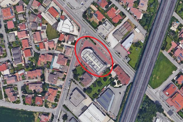 #2536544 Ambulatorio medico con magazzino, posti auto e arredi in vendita - foto 25