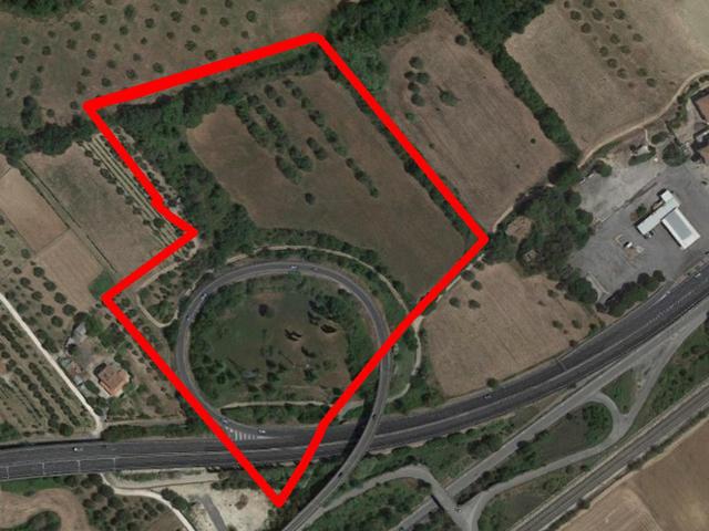 #4799 Terreno parzialmente edificabile in vendita - foto 1