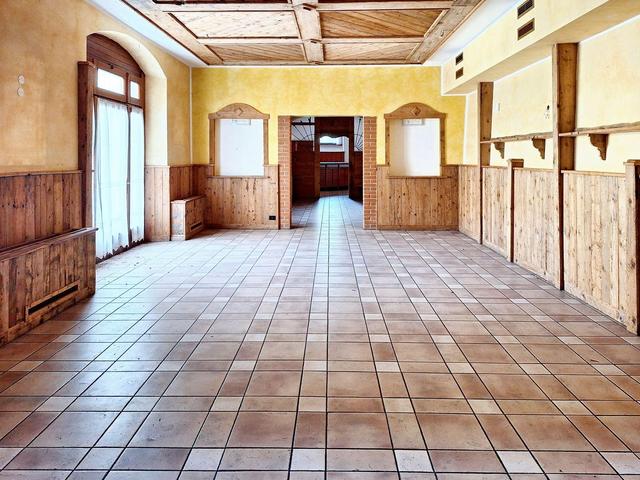 #23550 Locale commerciale ex ristorante con parcheggio e area esterna in vendita - foto 1