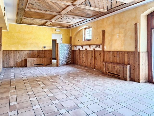 #23550 Locale commerciale ex ristorante con parcheggio e area esterna in vendita - foto 4