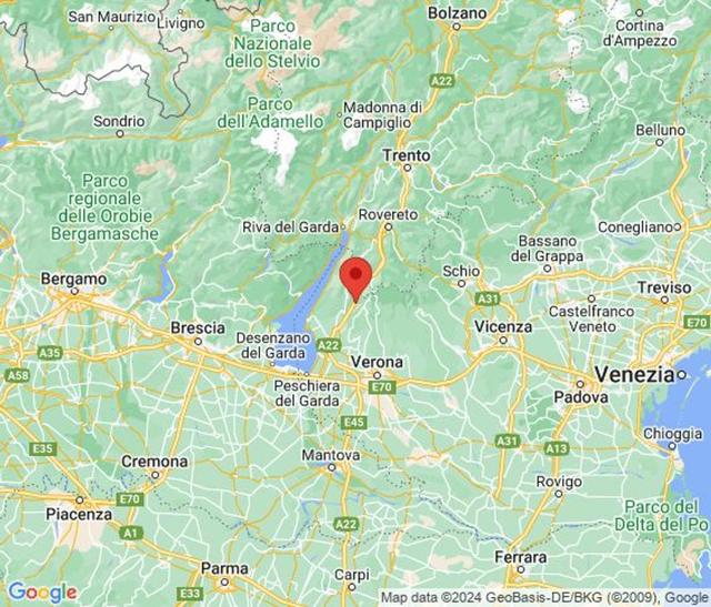 #23550 Locale commerciale ex ristorante con parcheggio e area esterna in vendita - foto 3