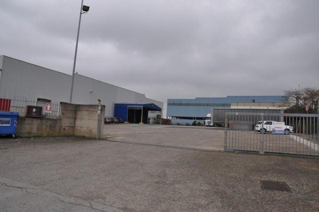 #14957 Capannone industriale con uffici e alloggio custode in vendita - foto 1