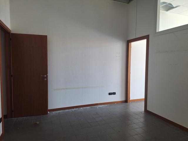 Negozi in vendita
