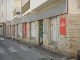 Negozi in vendita