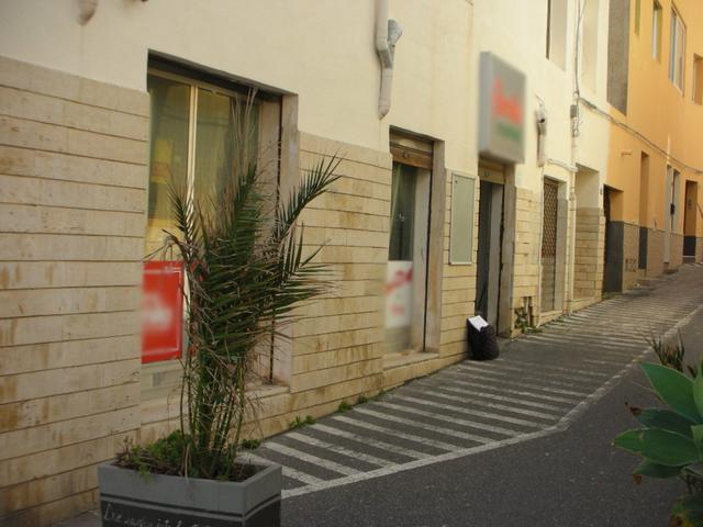 Negozi in vendita