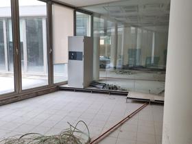 Uffici entro 500 mq in vendita