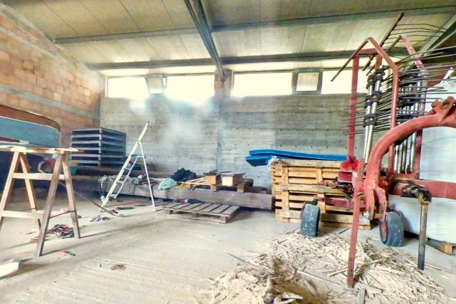 Magazzini in vendita