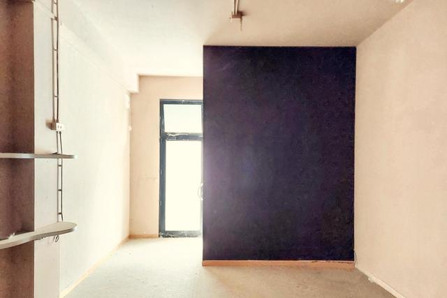 #2536969 Due negozi con vetrine in condominio in vendita - foto 2