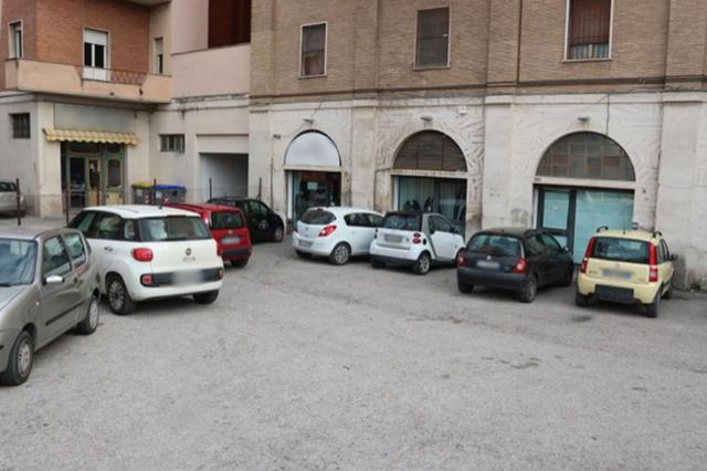 Negozi in vendita