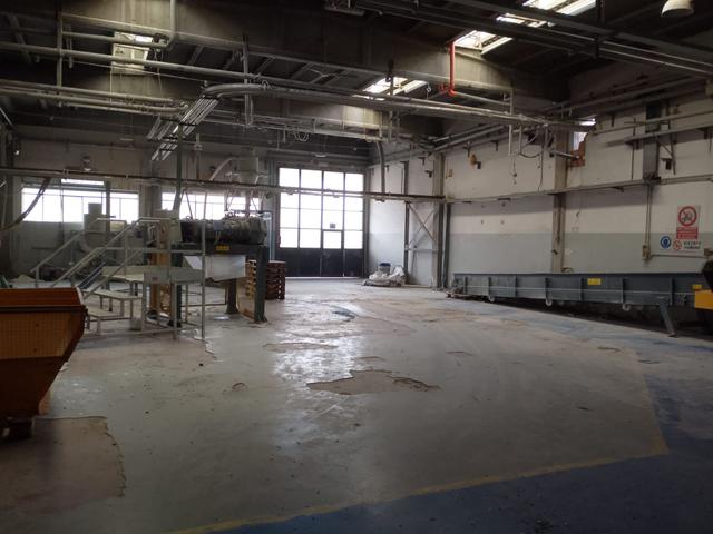 #2537304 Ampio complesso industriale con terreno edificabile in vendita - foto 3