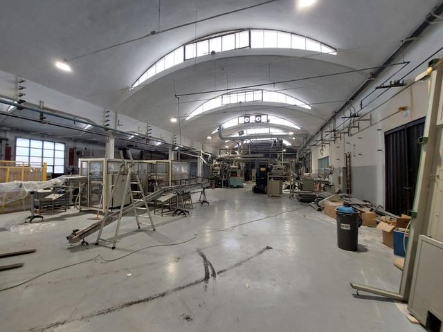 #2537304 Ampio complesso industriale con terreno edificabile in vendita - foto 16