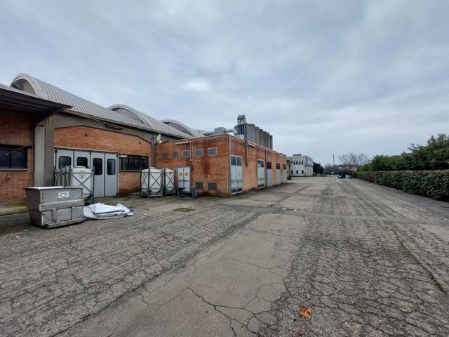 #2537304 Ampio complesso industriale con terreno edificabile in vendita - foto 18