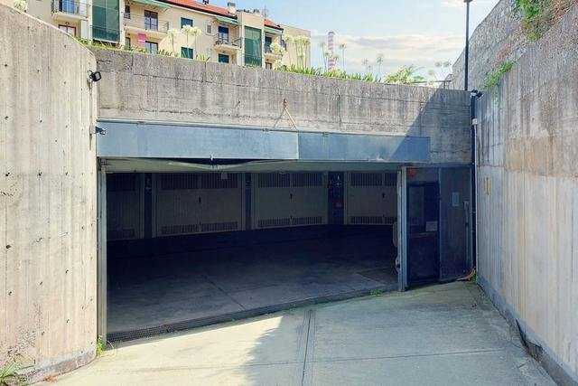 Garage in vendita