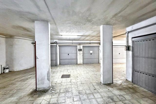 Garage in vendita