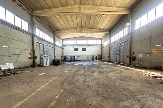 #2639836 Opificio con uffici e cortile privato (part 256) in vendita - foto 3