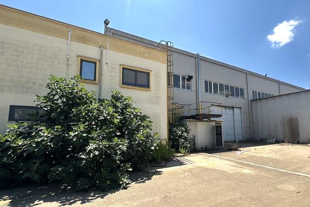 #2639836 Opificio con uffici e cortile privato (part 256) in vendita - foto 8