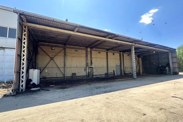 #2639836 Opificio con uffici e cortile privato (part 256) in vendita - foto 11