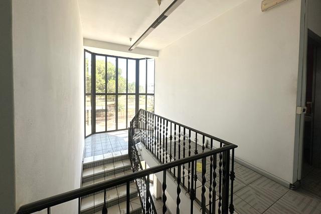 #2639836 Opificio con uffici e cortile privato (part 256) in vendita - foto 12