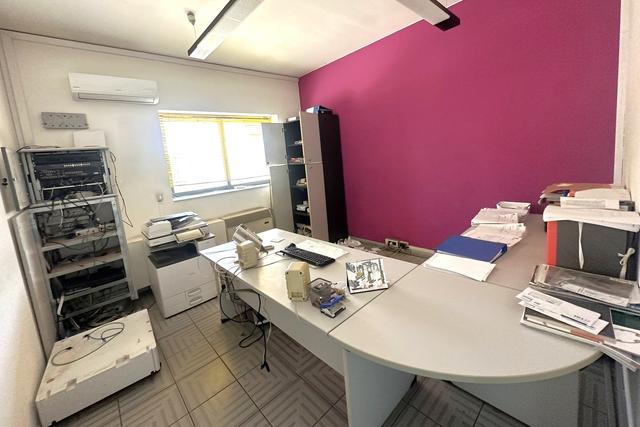 #2639836 Opificio con uffici e cortile privato (part 256) in vendita - foto 13